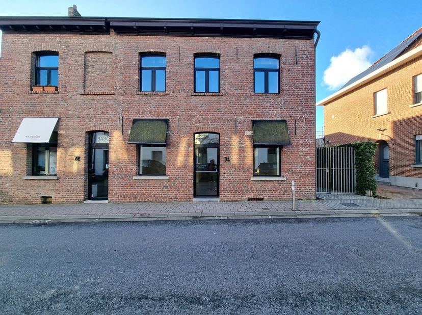 Découvrez cet espace de bureau exceptionnel de 56 m², situé dans un petit immeuble au cur du centre dynamique de Meise.&lt;br /&gt;
Cet espace vous offre un