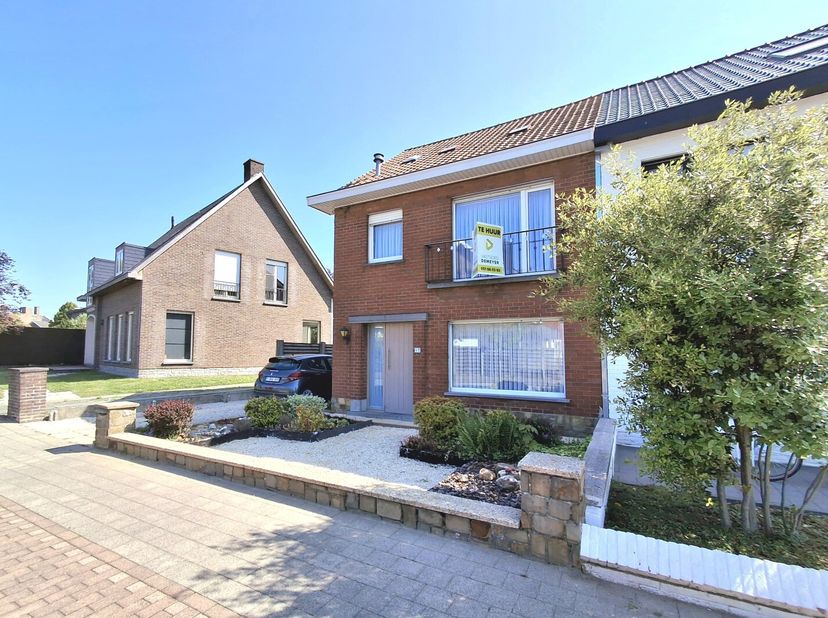Maak uw bezoek aan ons nog eenvoudiger! Vul alstublieft vooraf de huurdersfiche in en stuur deze naar verhuur@vastgoeddemeyer.be. Wij nemen daarna con