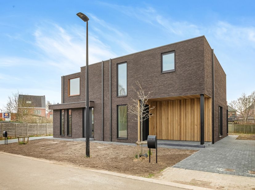 Maison à louer
                    à 2480 Dessel