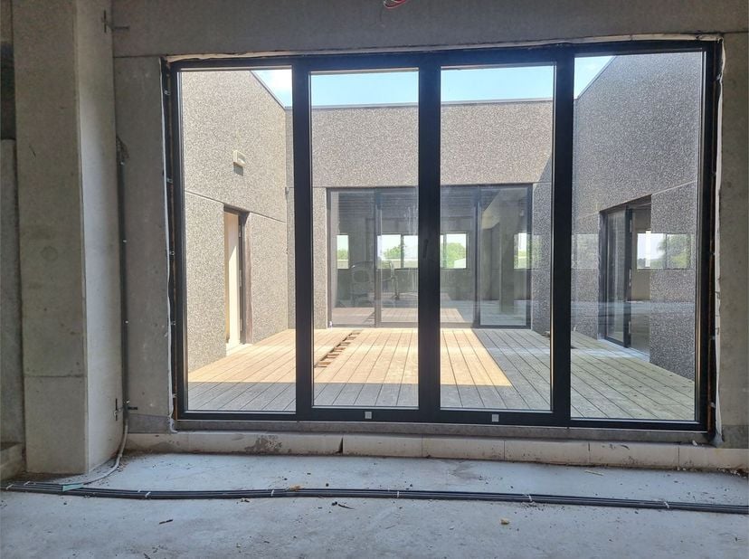 Bien professionnel à vendre
                    à 2235 Westmeerbeek