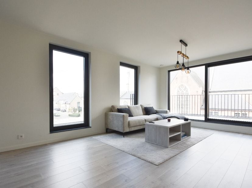 Bent u op zoek naar een lichtrijk appartement op een centrale, maar rustige locatie? Dan is dit appartement misschien wel iets voor u!&lt;br /&gt;
Dit moder