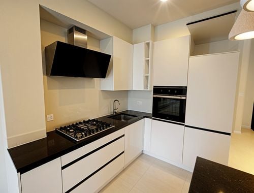                                         Appartement à louer à Woluwe-Saint-Pierre, € 1.300
