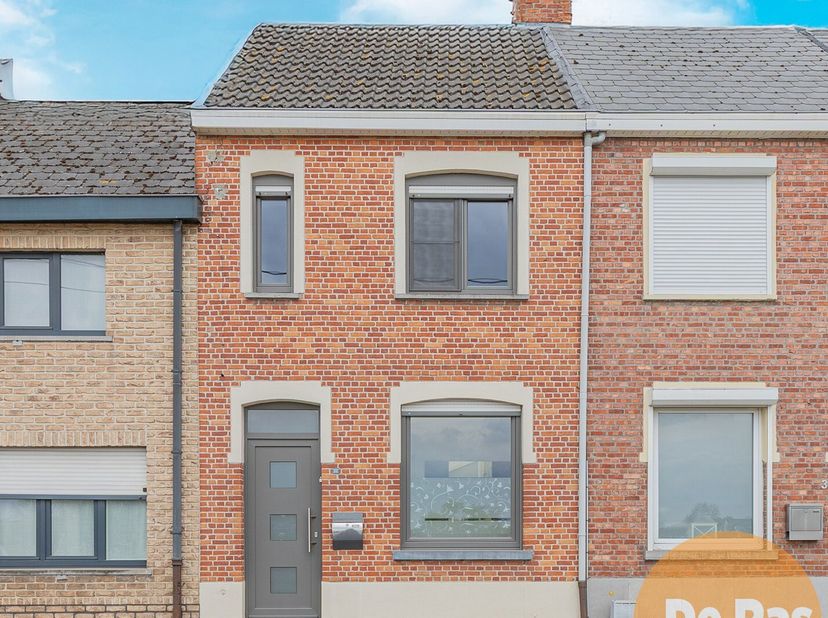 EERSTE BEZOEKDAG ZONDAG 4 MEI VAN 9U30 TOT 12U30 (enkel op afspraak!)&lt;br /&gt;
SCHOONAARDE - Deze instapklare rijwoning is gelegen in het hartje van Scho