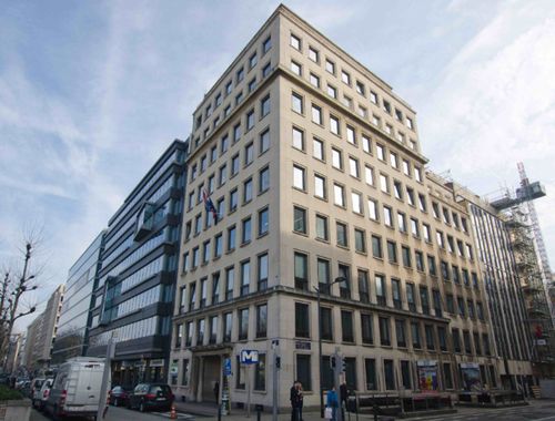                                         Bureaux à louer à Bruxelles, € 2.126,66
