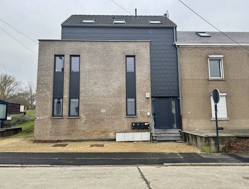                                         Bureaux à louer à Bouge, € 500
