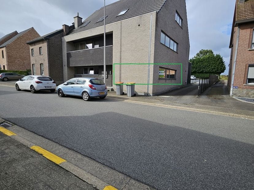 GELIJKVLOERS APPARTEMENT MET 2 SLAAPKAMERS, TERRAS EN TUINTJE TE LANAKEN&lt;br /&gt;
WERKWIJZE HUURDOSSIER&lt;br /&gt;
Interesse? Surf dan zeker naar onze adverte