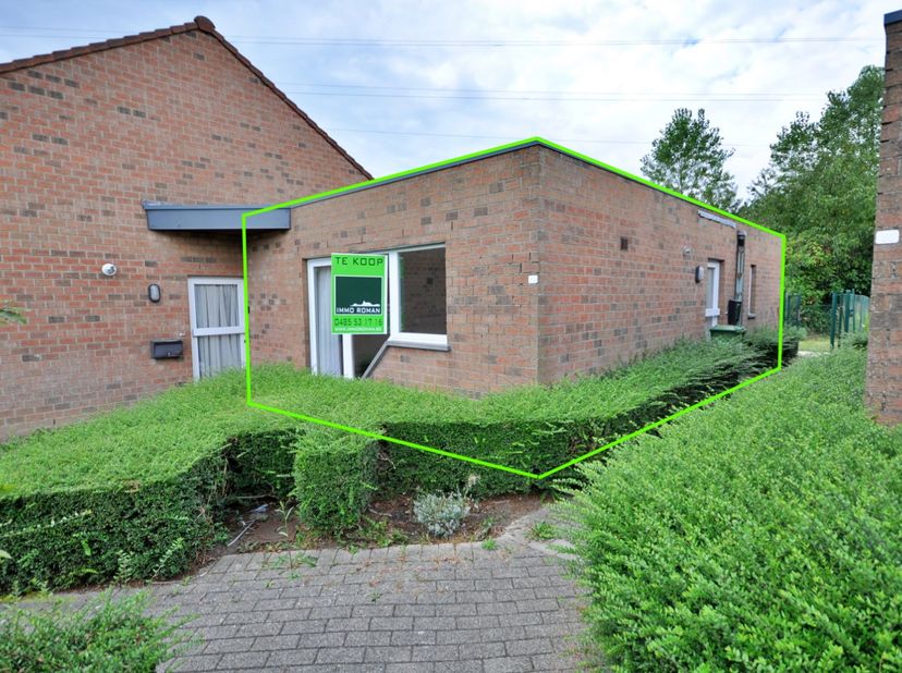 In een rustige verkeersluwe wijk te Ruien, deelgemeente van Kluisbergen bevindt zich deze knusse woning.&lt;br /&gt;
De indeling van de woning gaat als volg