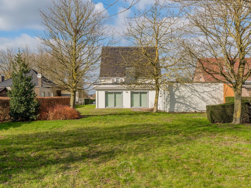 Bien professionnel à louer
                    à 9200 Dendermonde
