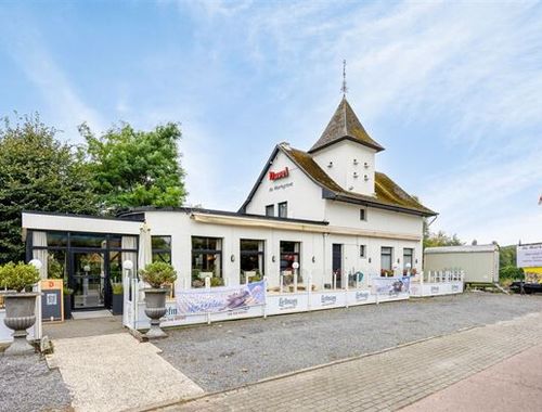                                         Bureaux à vendre à Lippelo, € 334.000

