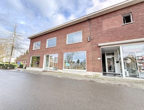                                         Bien commercial à louer à Essen, € 780
