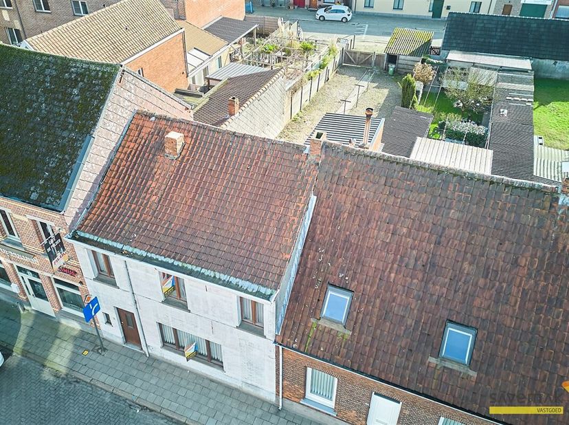 Te renoveren woning op loopafstand van Mol centrum.&lt;br /&gt;
Het perceel strekt zich uit tussen Ginderbroek en de Polderstraat.&lt;br /&gt;
Interessant als pro