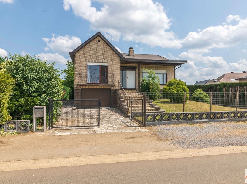 Splitlevelwoning met prachtig uitzicht en veel potentieel in het groen van Vlaams-Brabant - KIJKDAG DO 03/07 (OP AFSPRAAK)&lt;br /&gt;
In een rustige straat