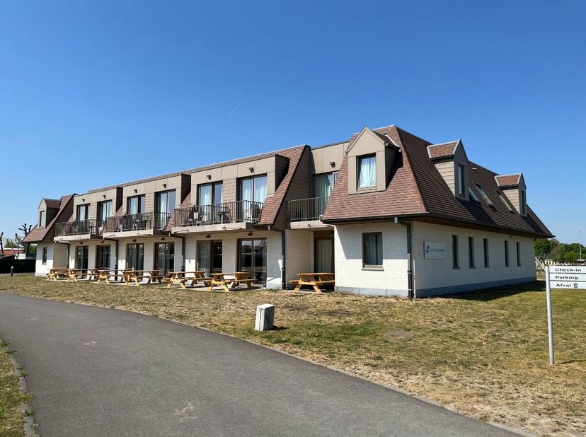 Deze comfortabele vakantiewoning voor 5 personen bevindt zich op het populaire domein &quot;Klein Strand&quot; in Jabbeke, met een uitstekende ligging en direct