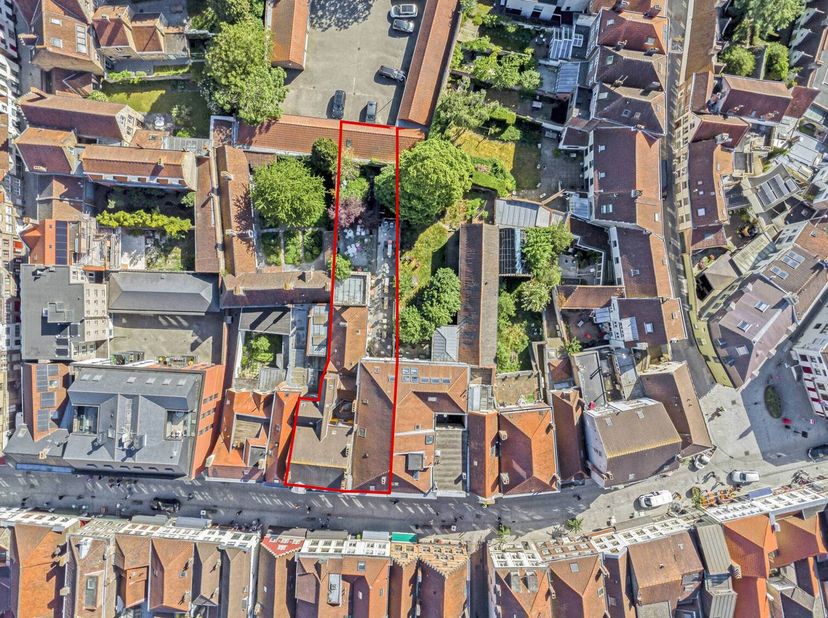 Het pand &#039;Bierpaleis&#039; bestaande uit  2 handelspanden op topligging in de Katelijnestraat in Brugge.&lt;br /&gt;
Naast het gelijkvloers bevinden er zich nog