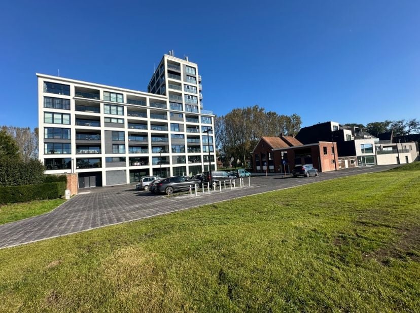 Laatste Appartement in Residentie Valora&lt;br /&gt;
Dit stijlvolle en luxueuze appartement beschikt over drie ruime slaapkamers en baadt in natuurlijk lich
