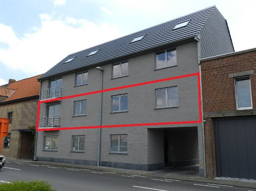Over het appartement Dit modern en volledig afgewerkt nieuwbouwappartement combineert comfort met een hoogwaardige afwerking. De lichtrijke leefruimte