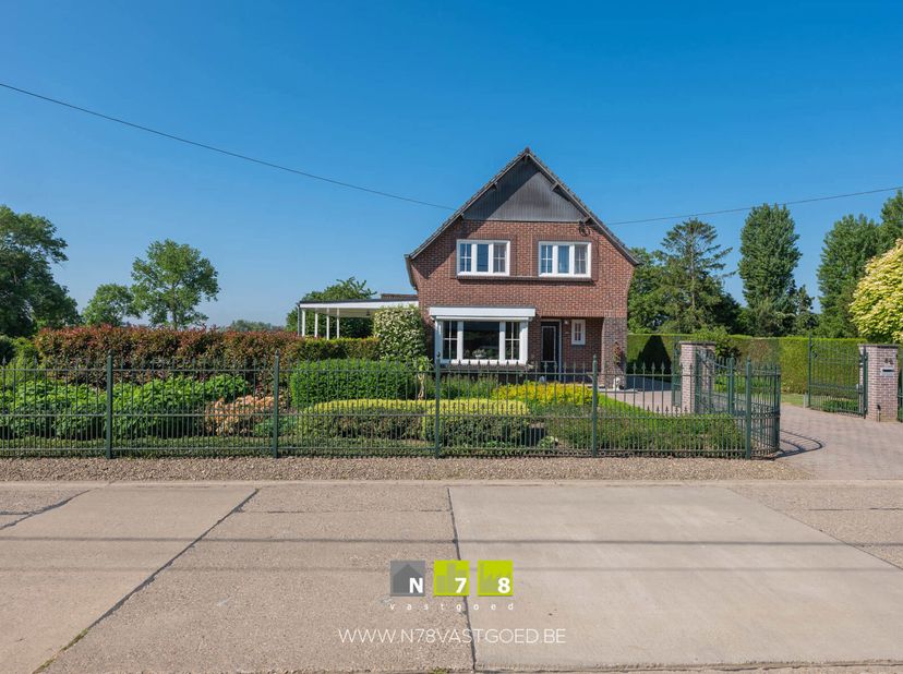 KARAKTERISTIEKE VRIJSTAANDE WONING MET 2 WEIDEN OP EEN PERCEEL VAN 67A60CA TE DILSEN-STOKKEM (ELEN)&lt;br /&gt;
TROEVEN&lt;br /&gt;
- Gelegen in een zeer rustige
