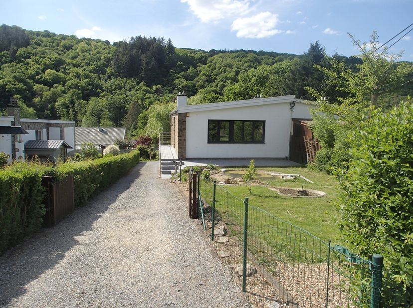 Huis met 2 slaapkamers. met tuin en garage in Remouchamps&lt;br /&gt;
&lt;br /&gt;
Gelegen in een rustige en groene omgeving, mooi huis met tuin en garage, ideaal