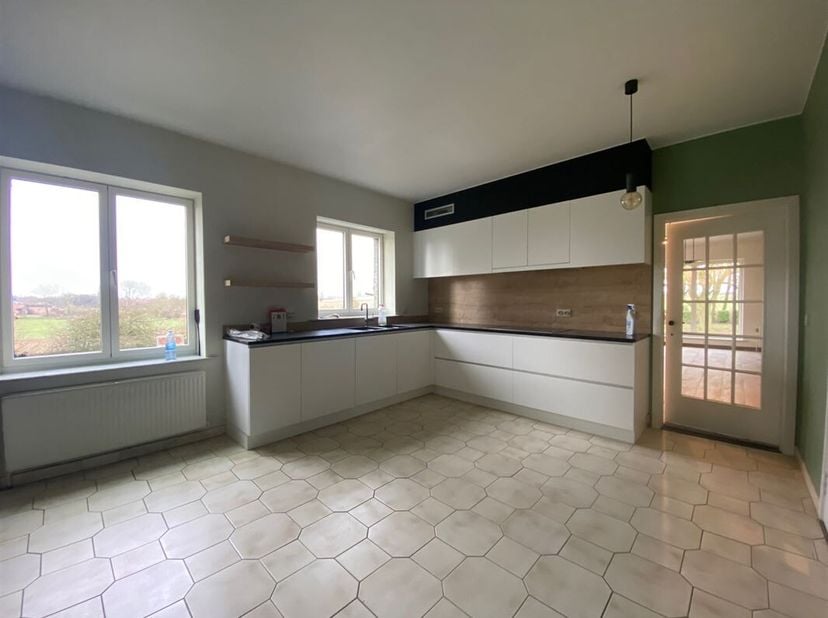 Prachtig appartement van 145m² op de 1e verdieping van een rustig gebouwencomplex aan de ingang van het dorp Chapelle-à-Wattines, op minder dan 5 minu
