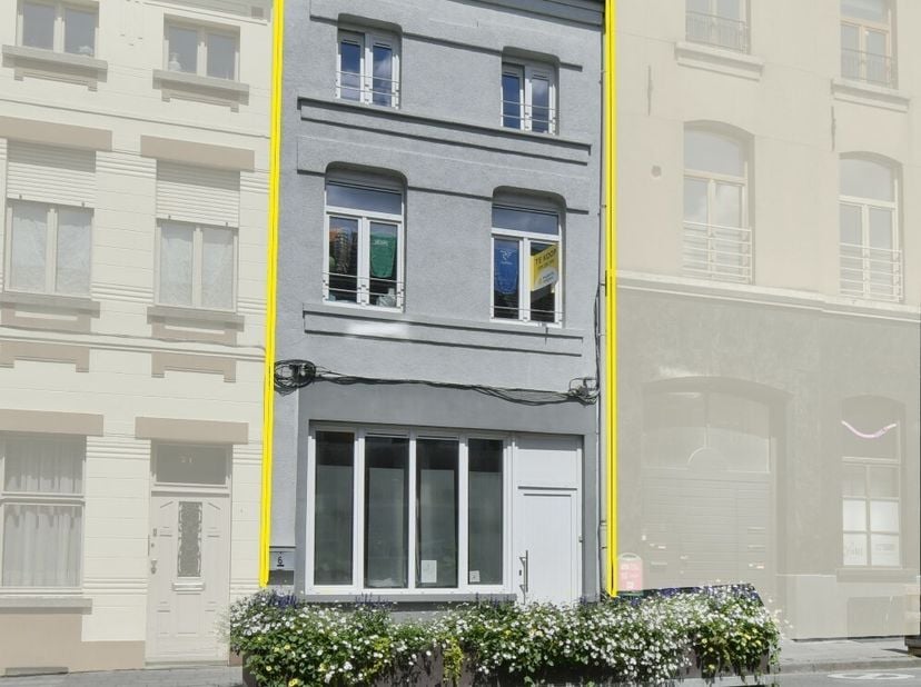 Welkom in de Stationsstraat 6, een voormalig bel-etage woning die mogelijkheid biedt tot een handelszaak met woonst. Ideaal gelegen in het hart van To