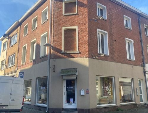                                         Commerce à louer à Ath, € 1.000
