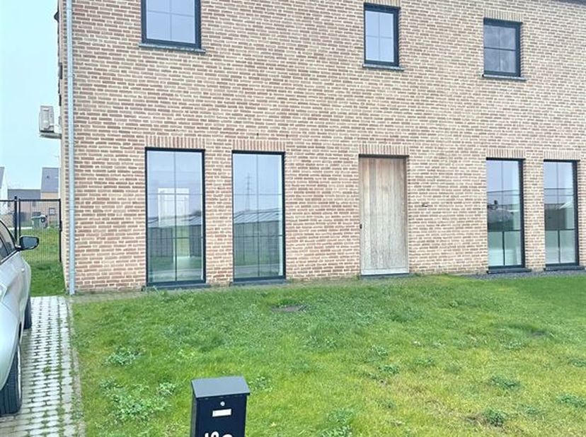 MAISON DE CAMPAGNE AVEC 3 CHAMBRES ET JARDIN&lt;br /&gt;
Dans les environs calmes et verdoyants de Munsterbilzen se trouve le projet &quot;Munstergaarde&quot;.&lt;br /&gt;