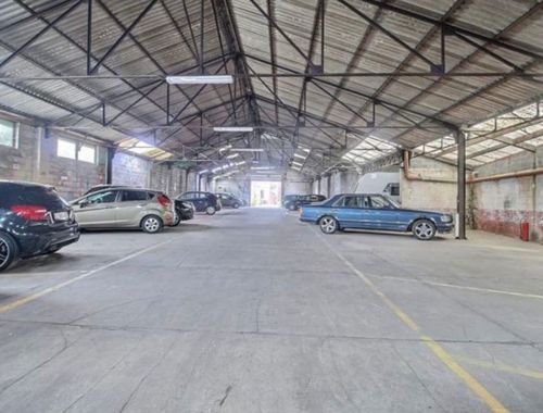                                         Garage en sous-sol à louer à Charleroi, € 70
