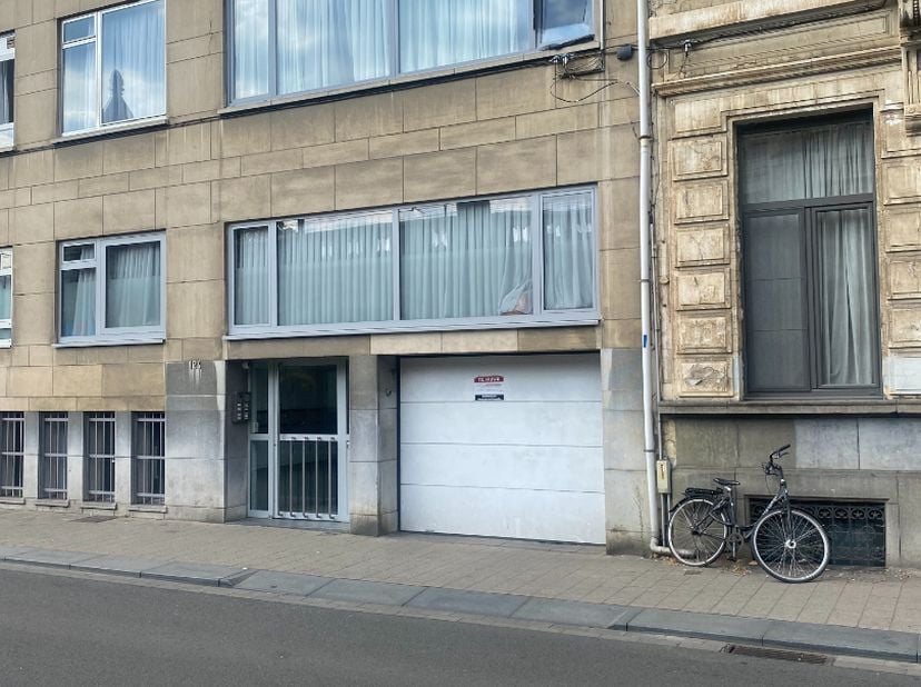 Garage à louer
                    à 2018 Antwerpen