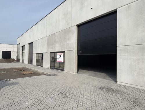                                         Bâtiment d’entreprise à louer à Olsene, € 1.150
