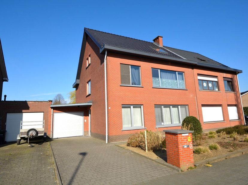 Bien professionnel à vendre
                    à 2520 Ranst