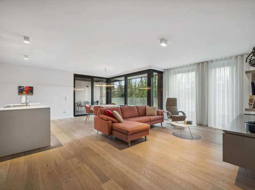 Klassevolle assistentiewoning, deeluitmakend van de residentie &quot;Vulpia&quot;.  Deze residentie werd ingepland in een rustige en groene omgeving.  De bruikb
