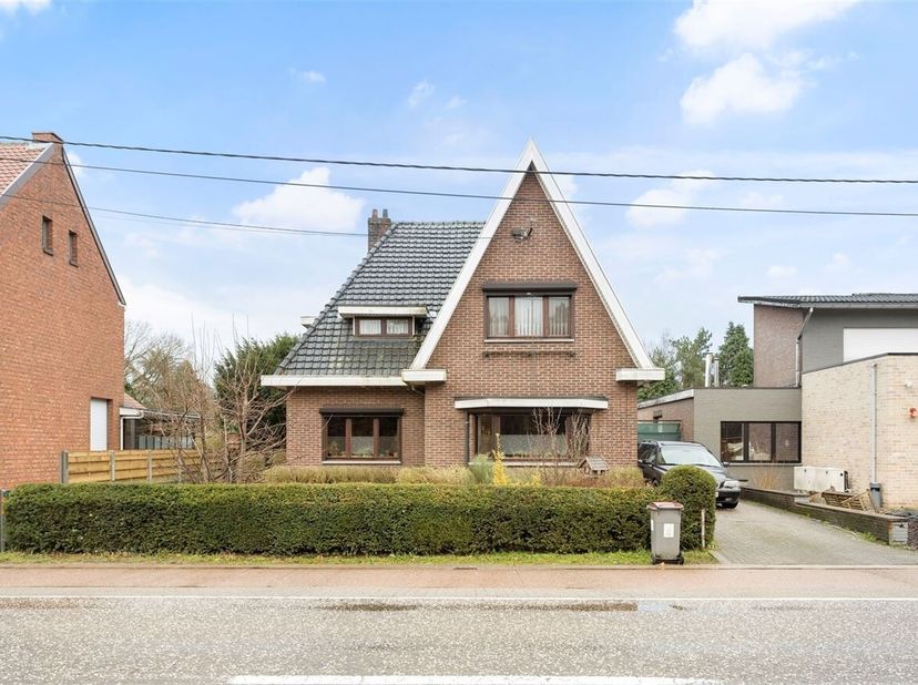 Maison à vendre
                    à 2400 Mol