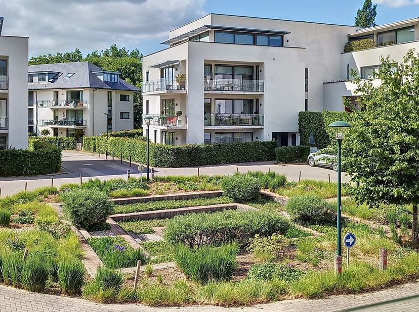 Prachtig appartement met 3 slaapkamers in Bella Vita!!!&lt;br /&gt;
Appartement van 131,7 m² op de 1e verdieping met lift.&lt;br /&gt;
Omschrijving: Inkomhal + to