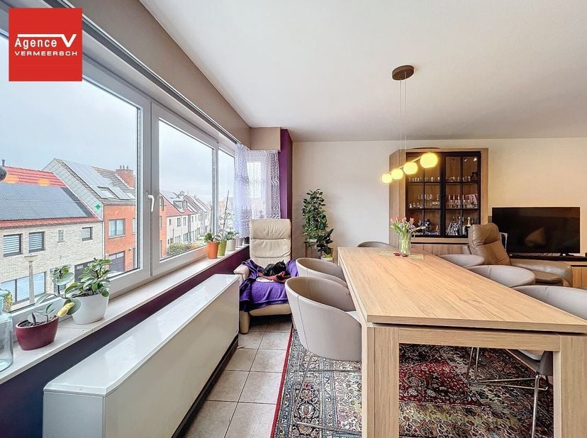 Dit mooi onderhouden gemeubileerd appartement bevindt zich op de 2de verdieping van een rustige residentie Lemside gelegen aan de rand van de Vuurtore