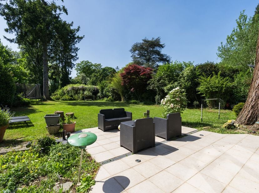 WOLUWE-ST-PIERRE - A proximité immédiate de la Forêt de Soignes, sur l&#039;illustre Avenue de Tervueren, superbe VILLA totalisant 907m² consturits, sise s