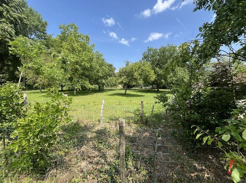 Unieke kans tot bouwen vlakbij het Flaminca park met een uitstekende orïentatie.&lt;br /&gt;
Dit lot bouwgrond (lot 1) van deze mini-verkaveling is voorzien