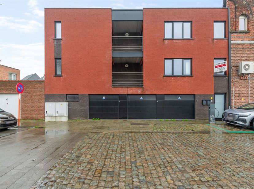 Recent gebouwde opbrengsteigendom te Kruibeke&lt;br /&gt;
Gelegen in een rustige en gewilde buurt, dichtbij alle voorzieningen zoals winkels, scholen, openb