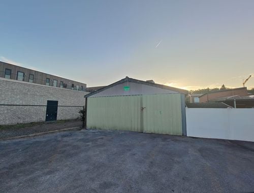                                         Entrepôt sans bureau à louer à Beverlo, € 595
