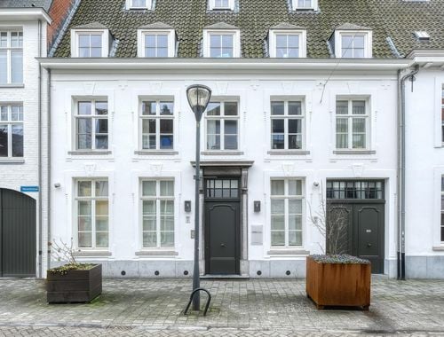                                         Bureaux à louer à Turnhout, € 6.000
