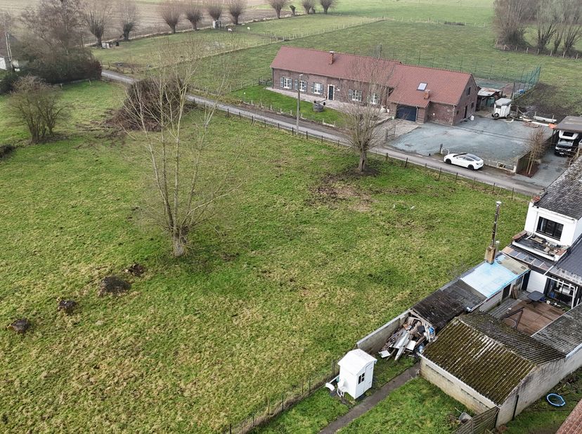 Ben jij op zoek naar een bouwgrond in het landelijke Zandbergen?&lt;br /&gt;
Deze bouwgrond is geschikt voor het oprichten van een halfopen bebouwing. Voorn