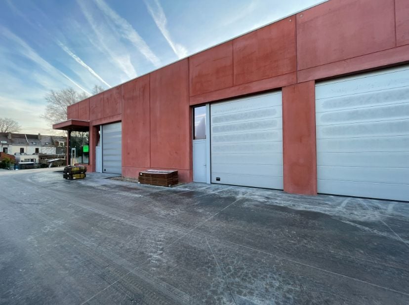 Bien professionnel à louer
                    à 8500 Kortrijk