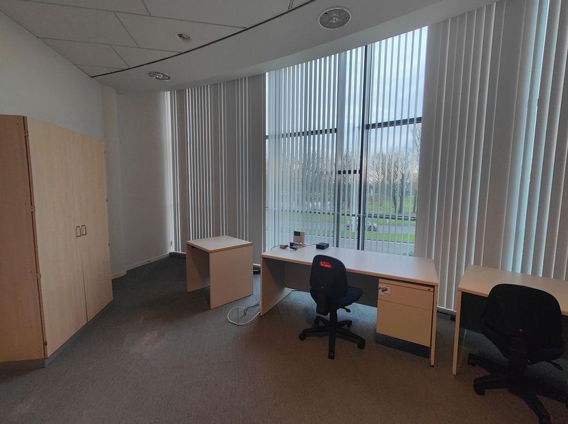 Bien professionnel à louer
                    à 8400 Oostende