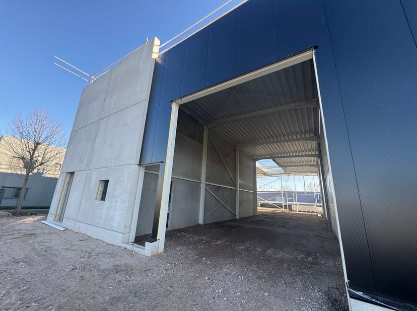 Bien professionnel à vendre
                    à 3920 Lommel
