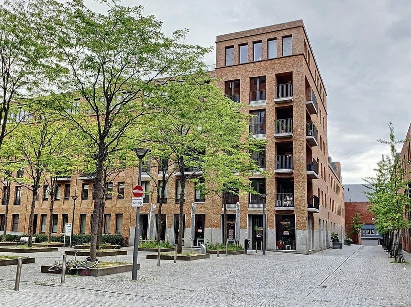 Zeer mooi appartement in Leuven Centrum met een privatieve autostaanplaats!&lt;br /&gt;
Het appartement beschikt over een aangename lichtrijke leefruimte, e