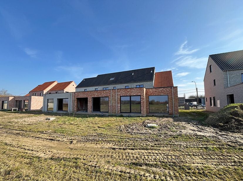 Bâtiment fermé - Maison BEN avec 5 chambres - Techniques d&#039;efficacité énergétique - Grand jardin avec vue sur la campagne - Vivre dans un environnemen