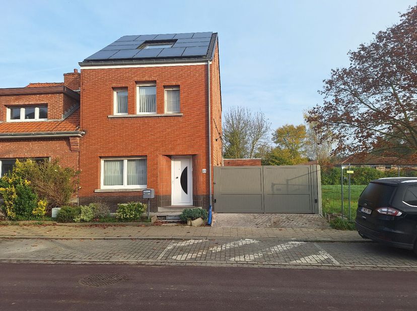 Deze prachtige woning op ca 5 are is gelegen in het rustige dorp Wespelaar en is ideaal voor wie op zoek is naar een ruime en gerenoveerde woning met