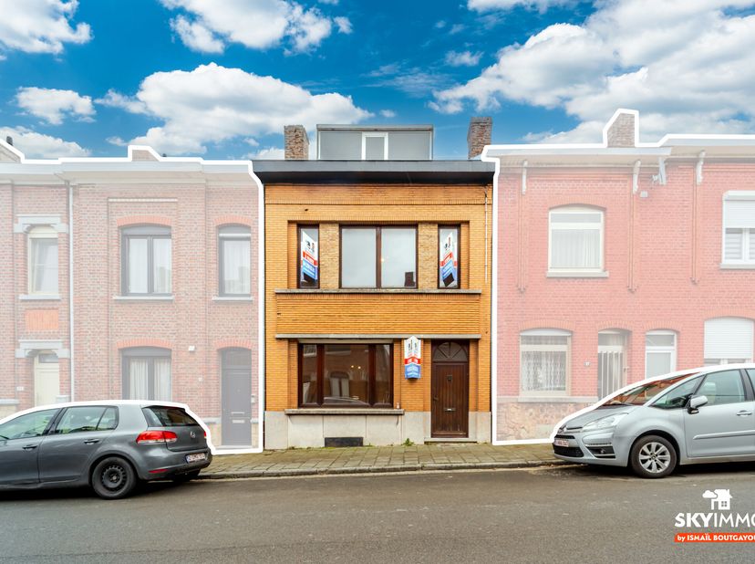 L&#039;agence SKYIMMO est ravie de vous présenter ce bien d&#039;exception, offrant une surface habitable de 172 m² située à Seraing, se compose comme suit :&lt;br