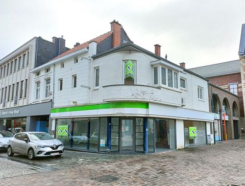                                         Handelszaak te huur in Tongeren, € 900
