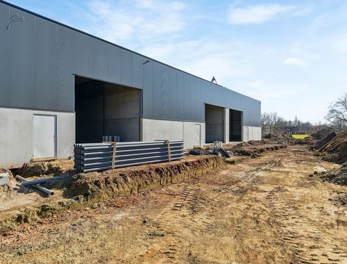                                         Magazijn zonder bureel te huur in Heist-op-den-Berg, € 1.475
