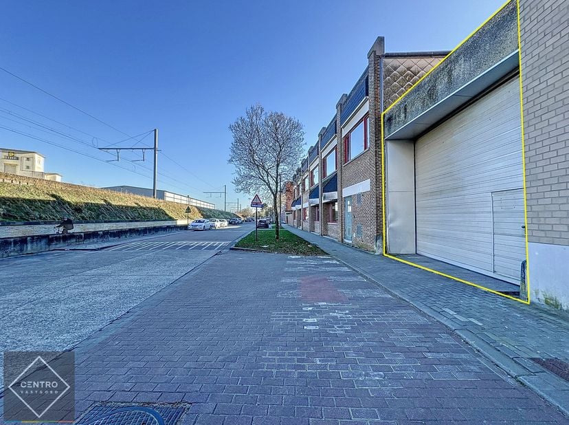 Bien professionnel à louer
                    à 8800 Roeselare